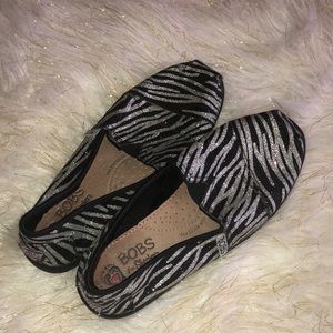 BOBS by Skechers Womens Zebra Glitter Canvas Slip On Size 7 Black silver